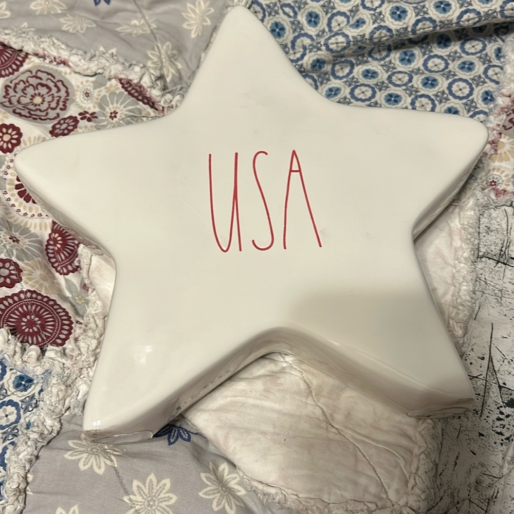Rae Dunn USA star